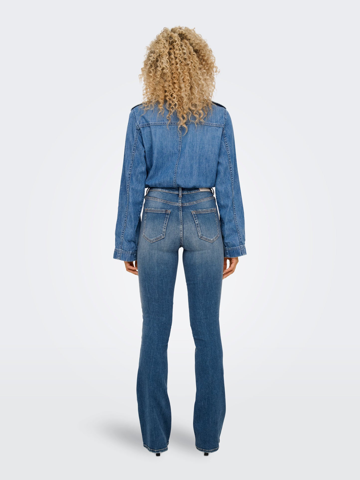 ONLY Jeans BLUSH Utsvängd passform Medelhög midja