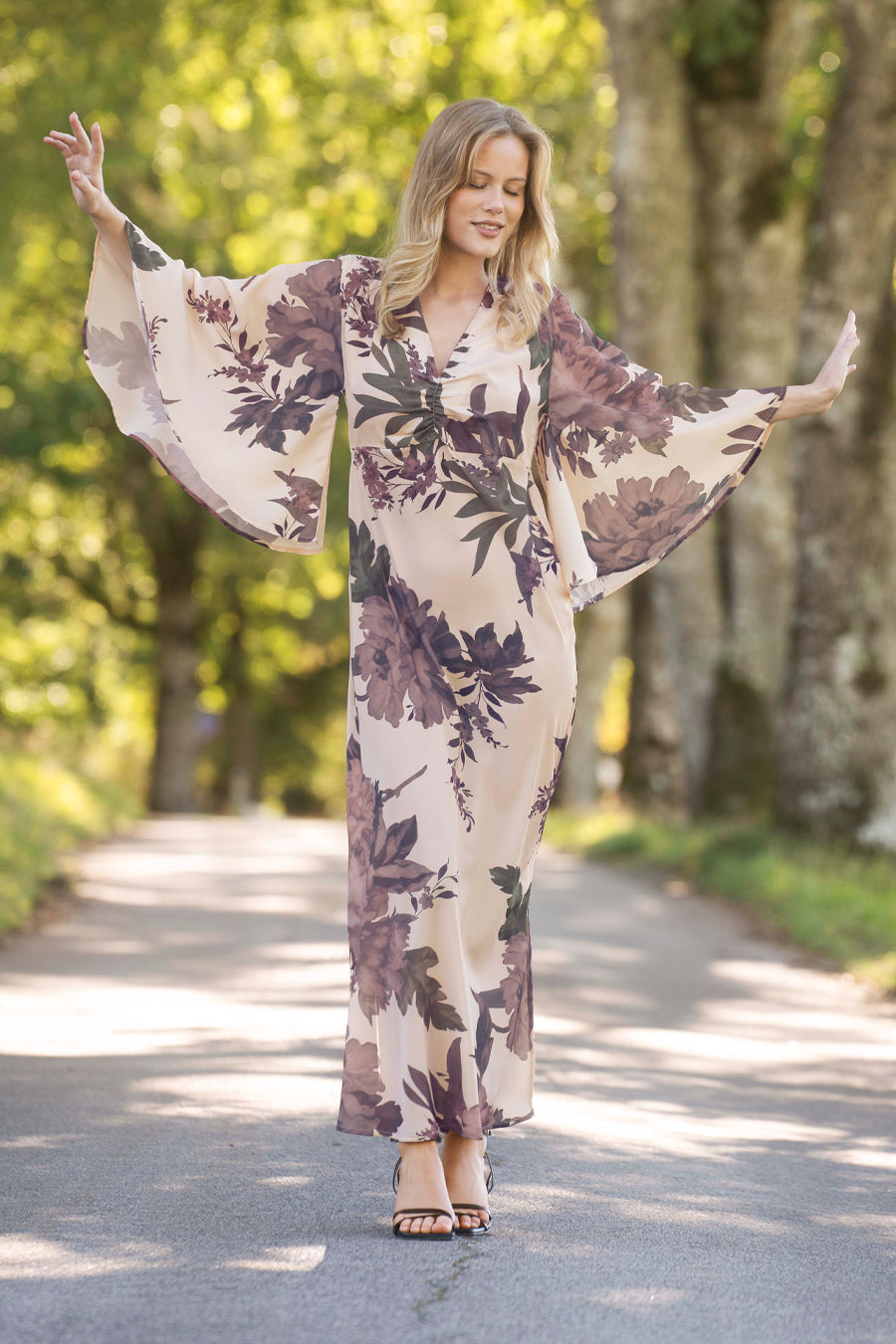 Beställningsvara CAPRI COLLECTION MEADOW Klänning Champagne/Rose/Sage🔍