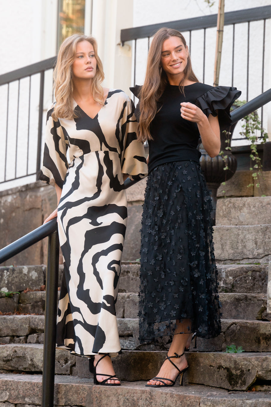 Beställningsvara CAPRI COLLEKTION CICELY Klänning Champagne/Svart