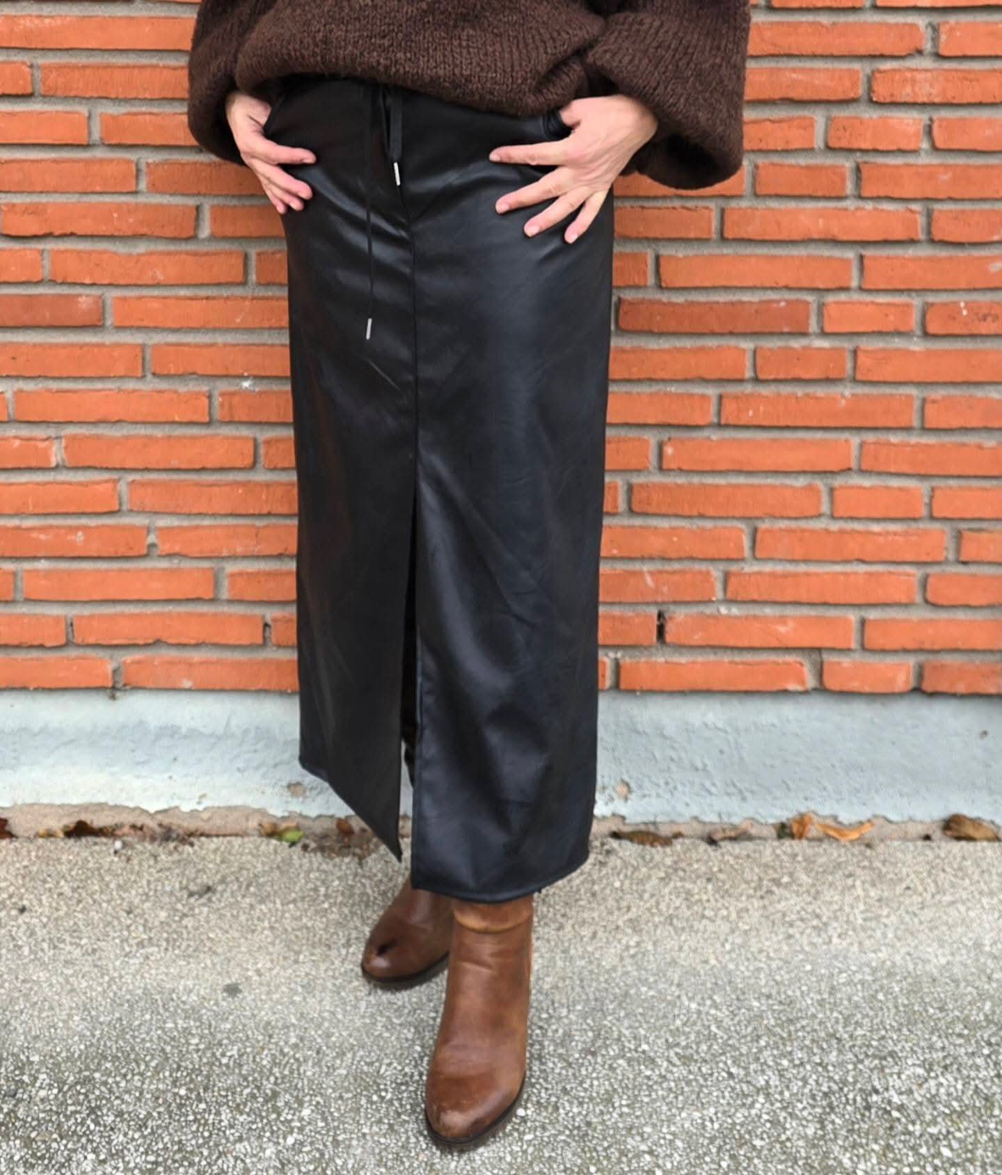 Soulful fashion vaxad kjol svart B0602