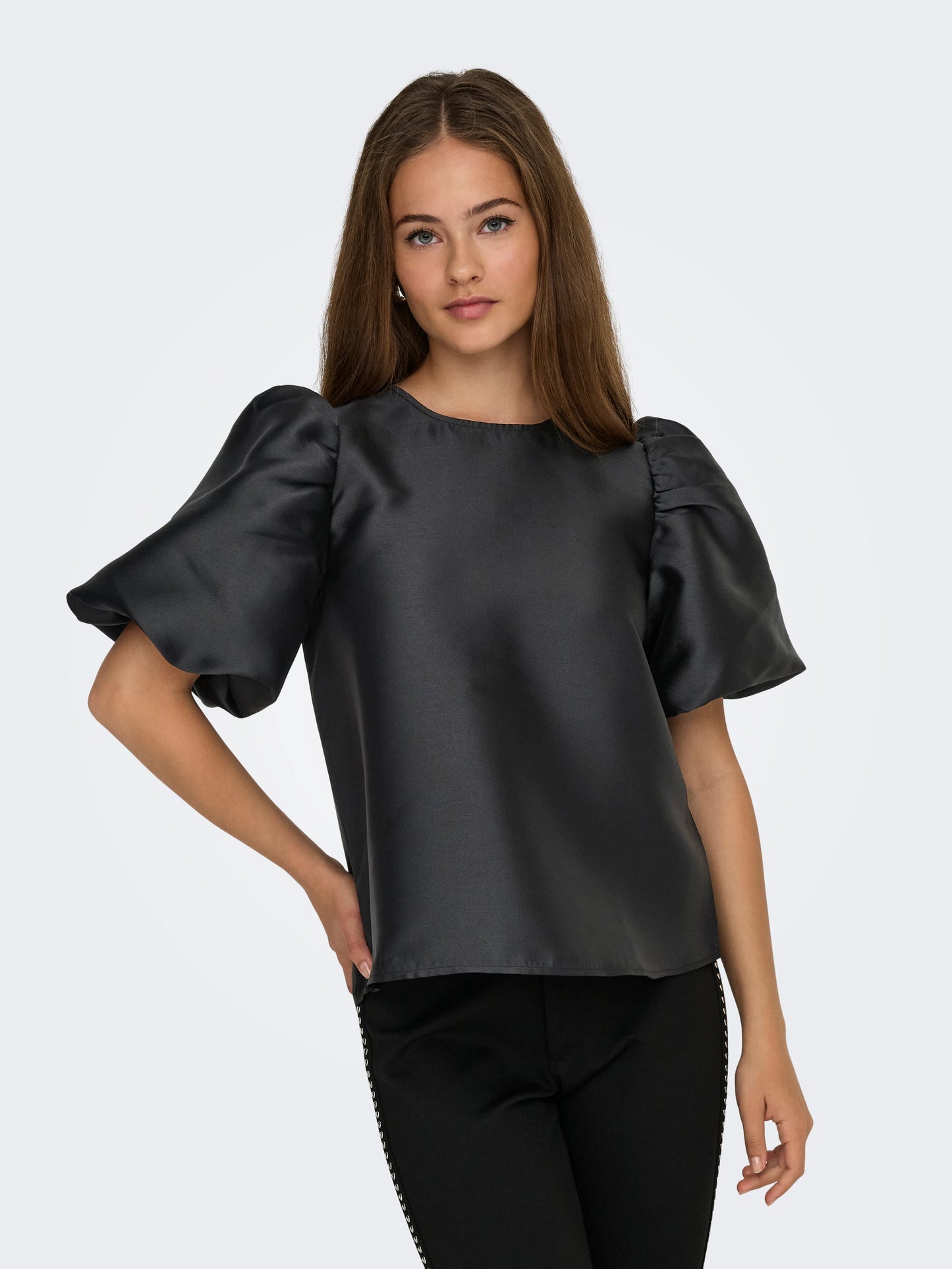 ONLY MANNY 2/4 HEAVY SATIN TOP BLACK