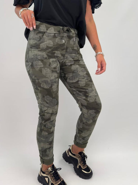 GEMENI MONIKA Magisk byxa Grön blommig