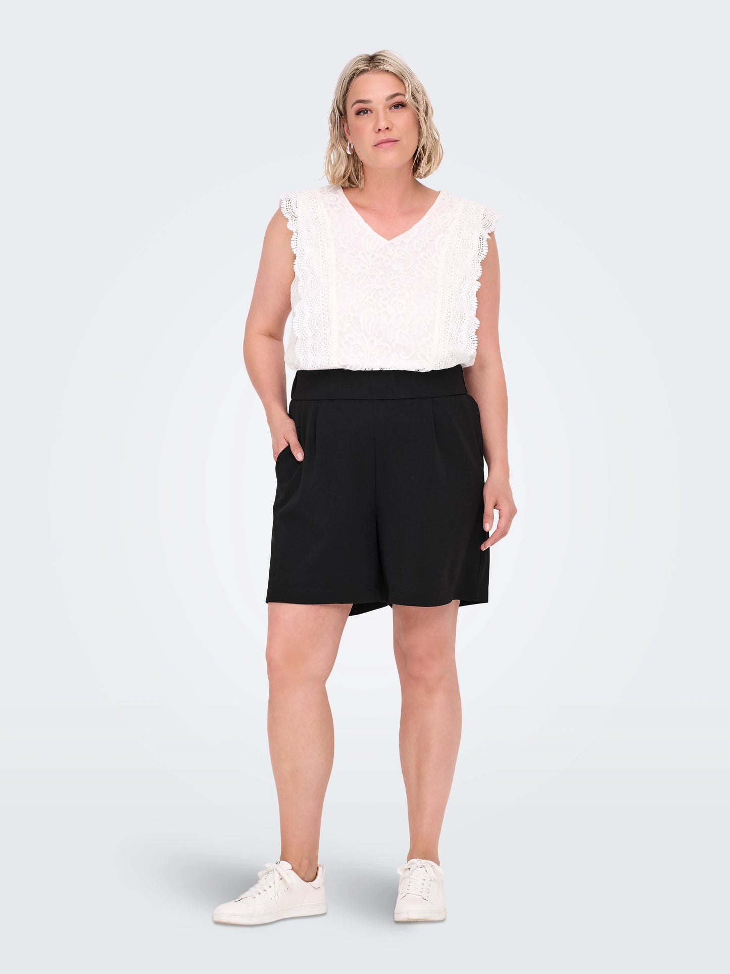 CARMAKOMA STILLA Shorts Normal passform Svart