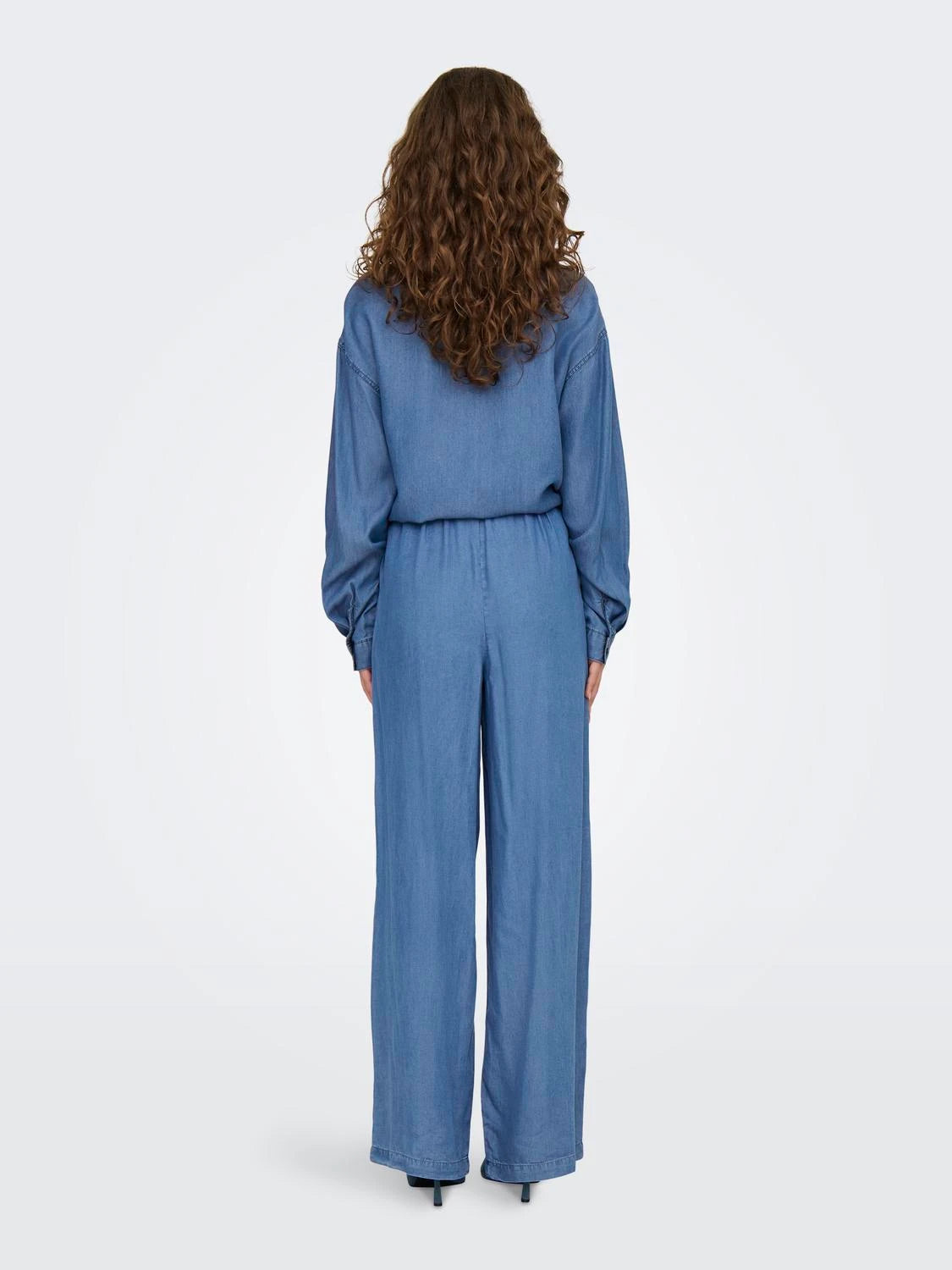 ONLY CHARIS Byxor Rak passform Medium Blue Denim