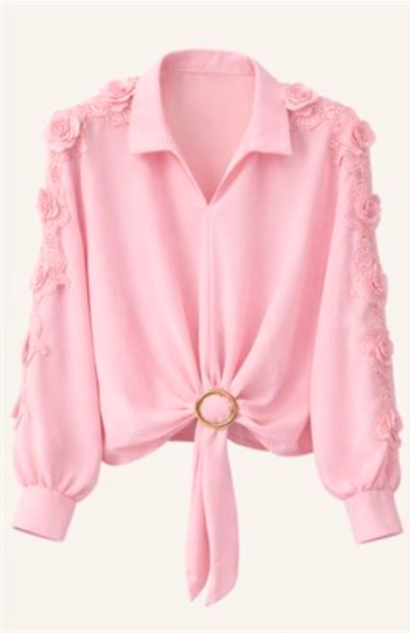 CARAMELLE FASHION 2639 Blus med guld spänne