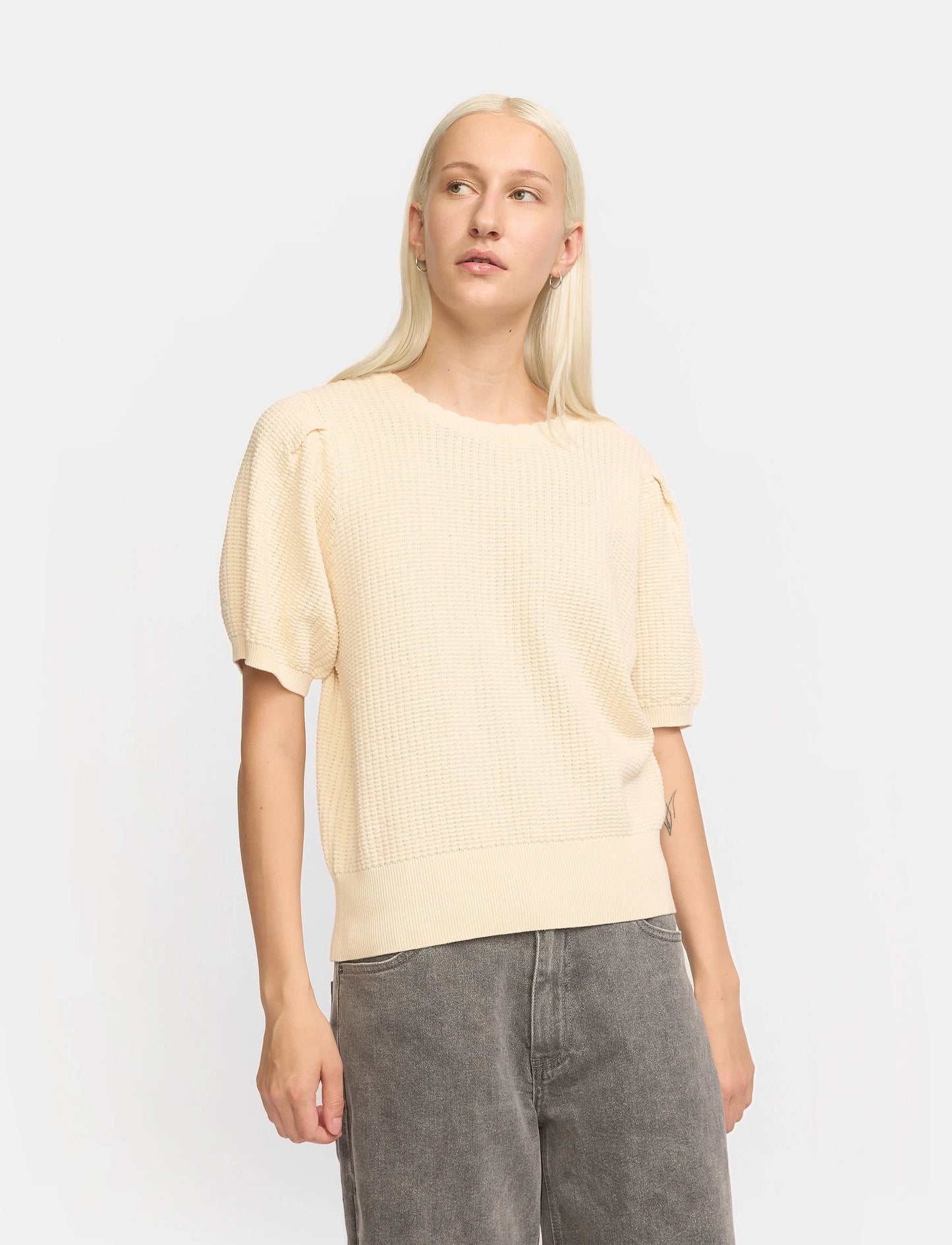 SOFT REBELS MAY Stickad Topp Arctic Wolf
