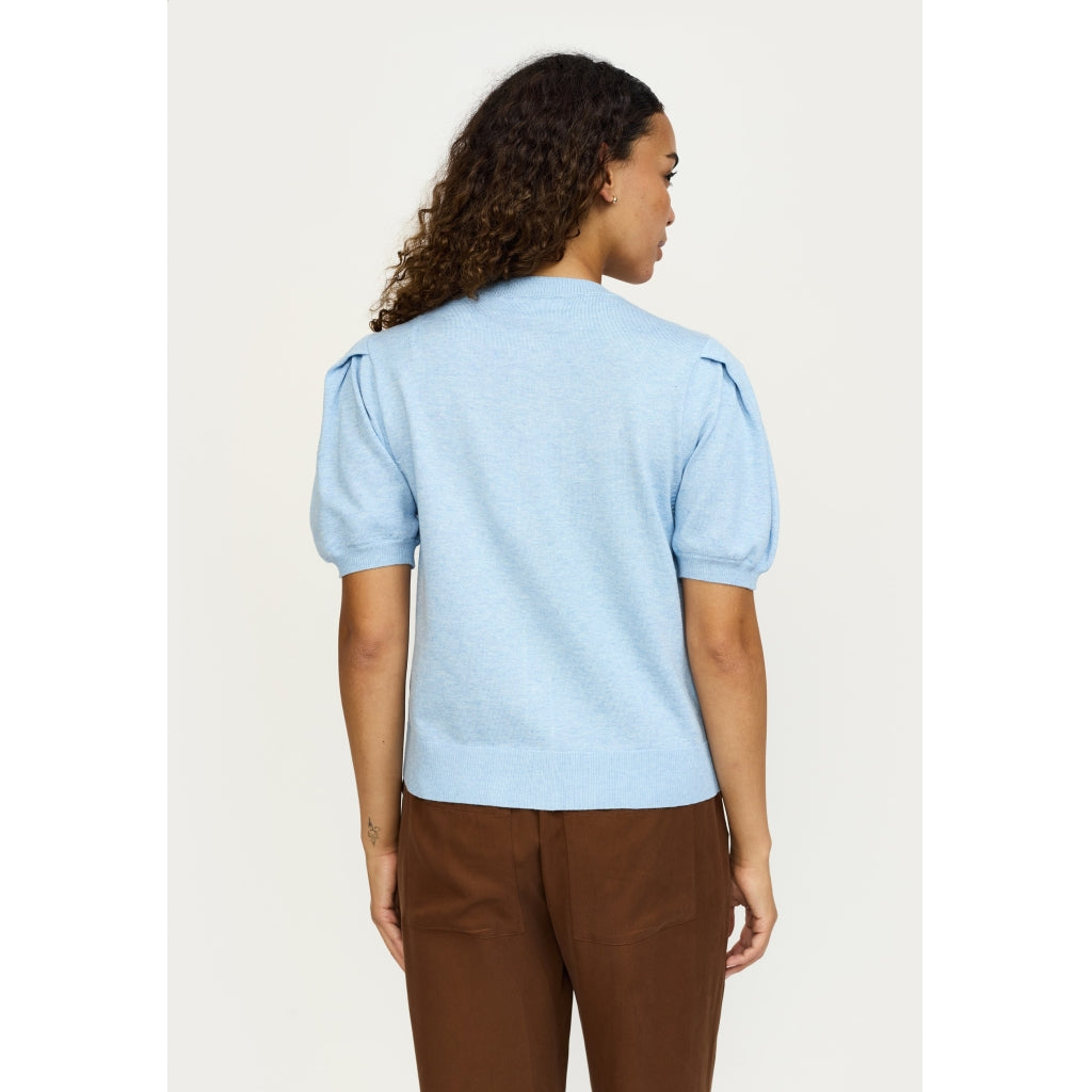 Beställningsvara: SOFT REBELS MARLA SS O-ringad Kofta Stickad Ljusblå/Windsurfer Melange SR325-200