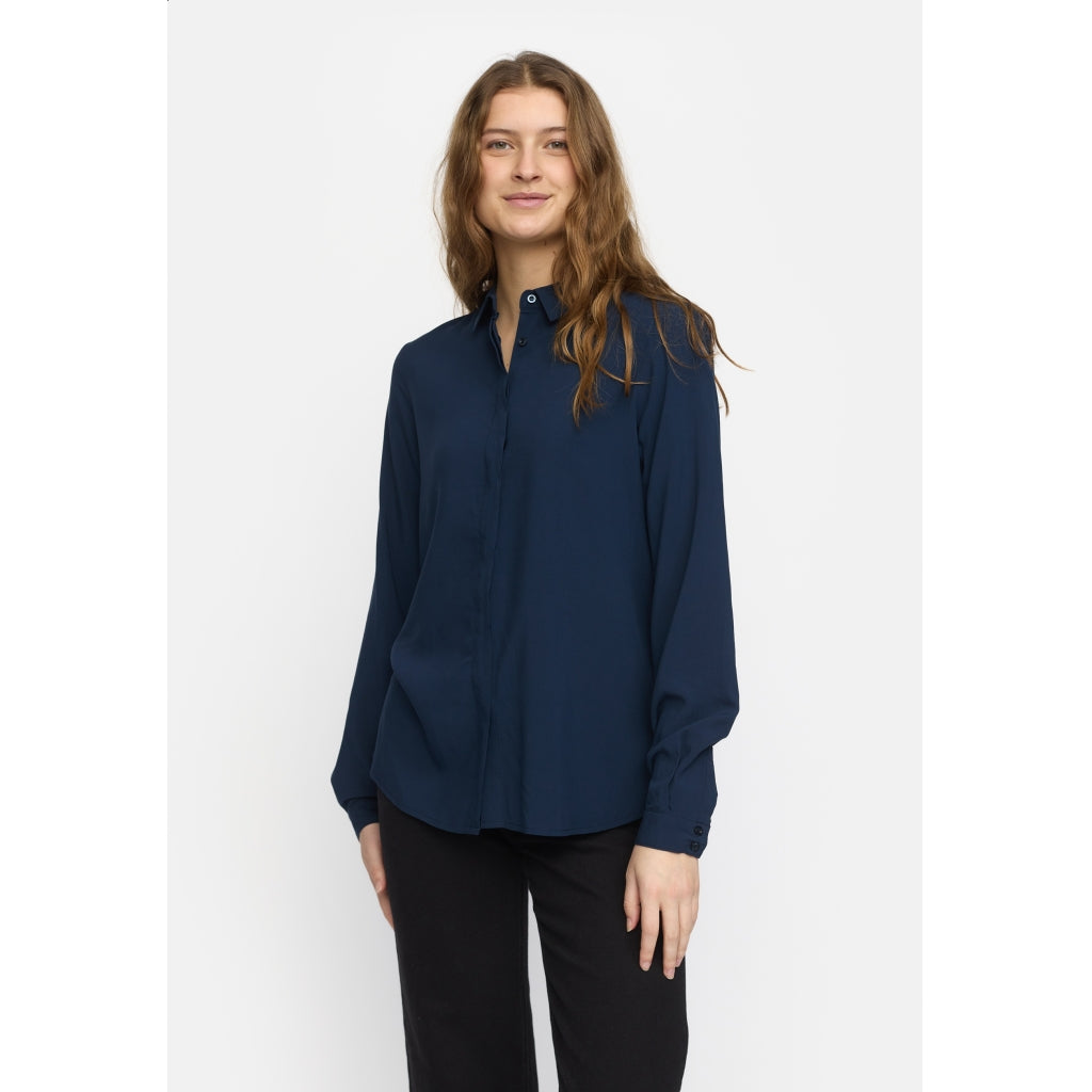 Beställningsvara: SOFT REBELS FREEDOM LS Skjorta Marin/Total Eclipse SR420-740