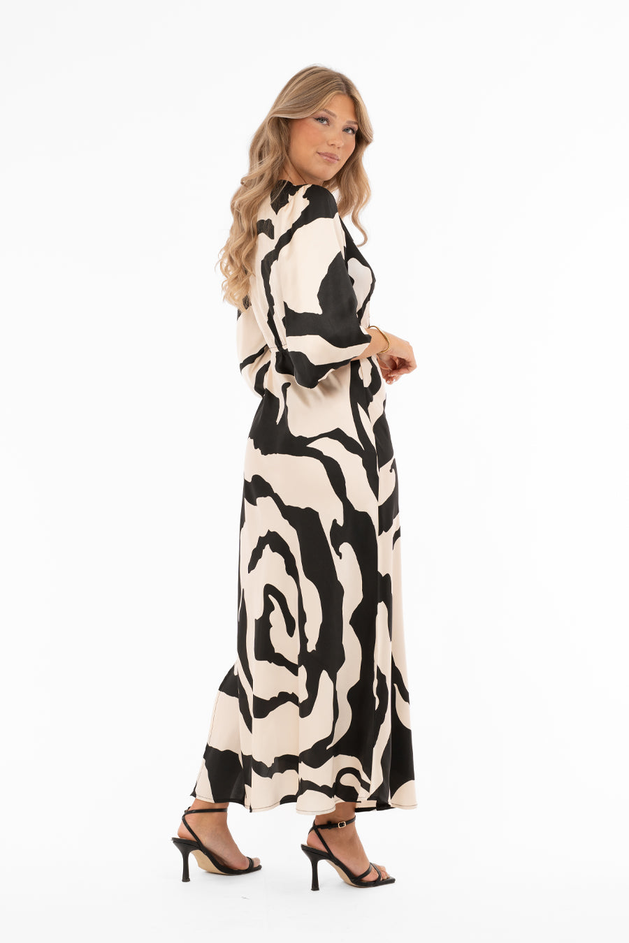 Beställningsvara CAPRI COLLEKTION CICELY Klänning Champagne/Svart