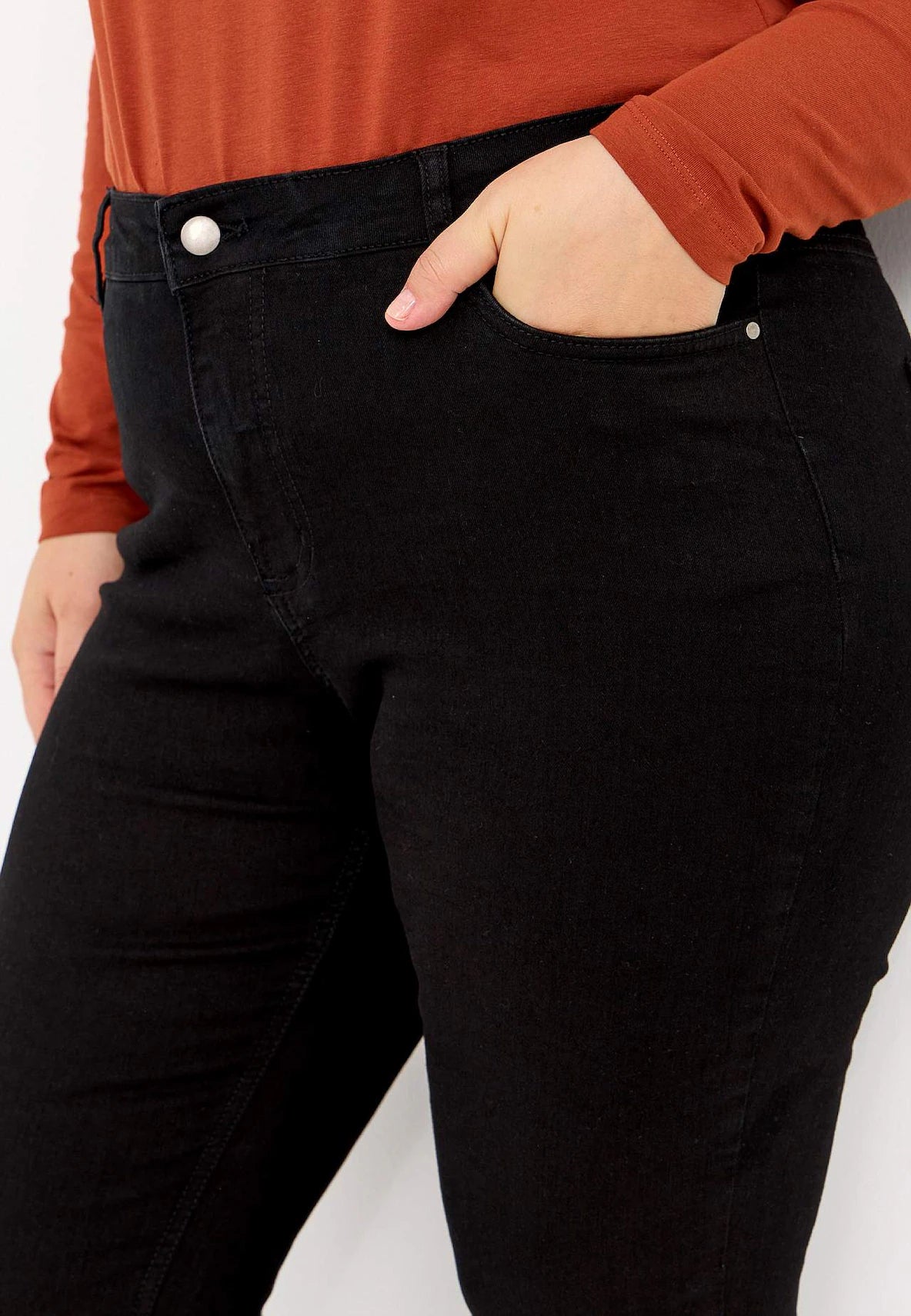 CELLBES LINNEA Stretchjeans med rakt ben Svart 618710-1913