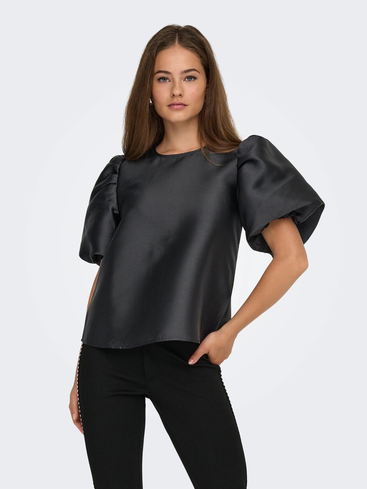 ONLY MANNY 2/4 HEAVY SATIN TOP BLACK