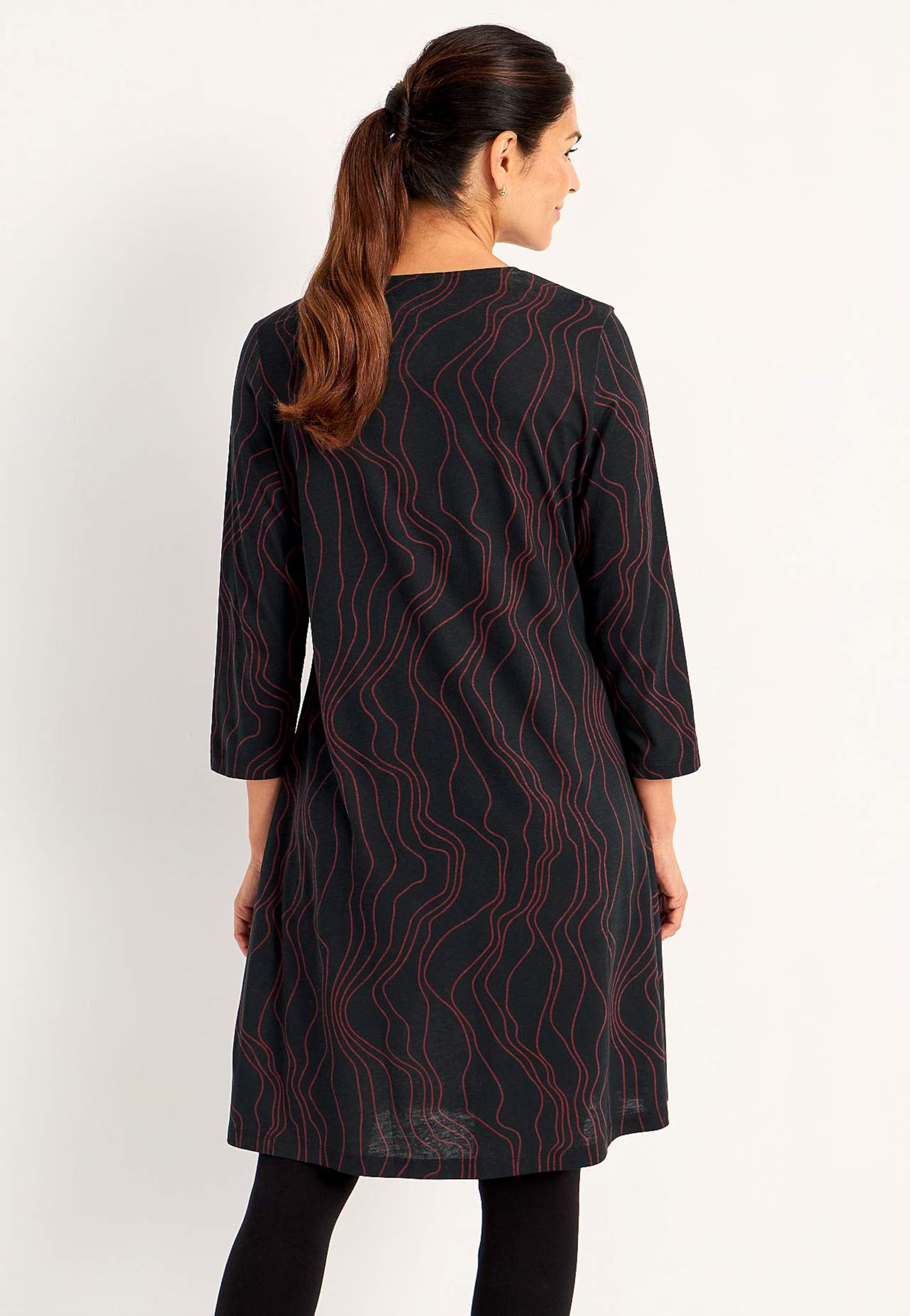 CELLBES ETNA V-ringad Trikåklänning  Svart/Vinröd/Mönstrad 700521