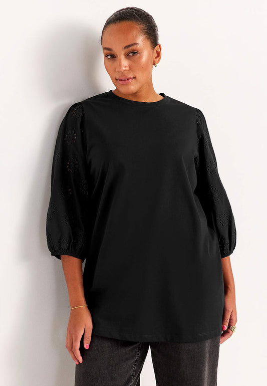 CELLBES ANGELA TUNIC 702456 TRIKÅTUNIKA MED BRODERADE ÄRMAR