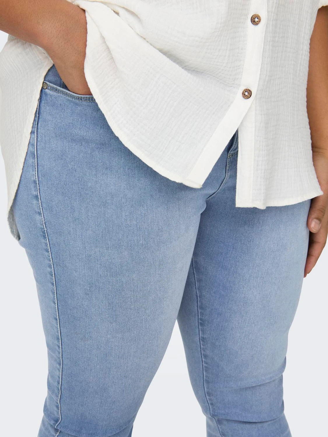 CARMAKOMA AUGUSTA Shorts Hög midja Skinny Fit