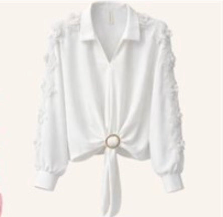 CARAMELLE FASHION 2639 Blus med guld spänne