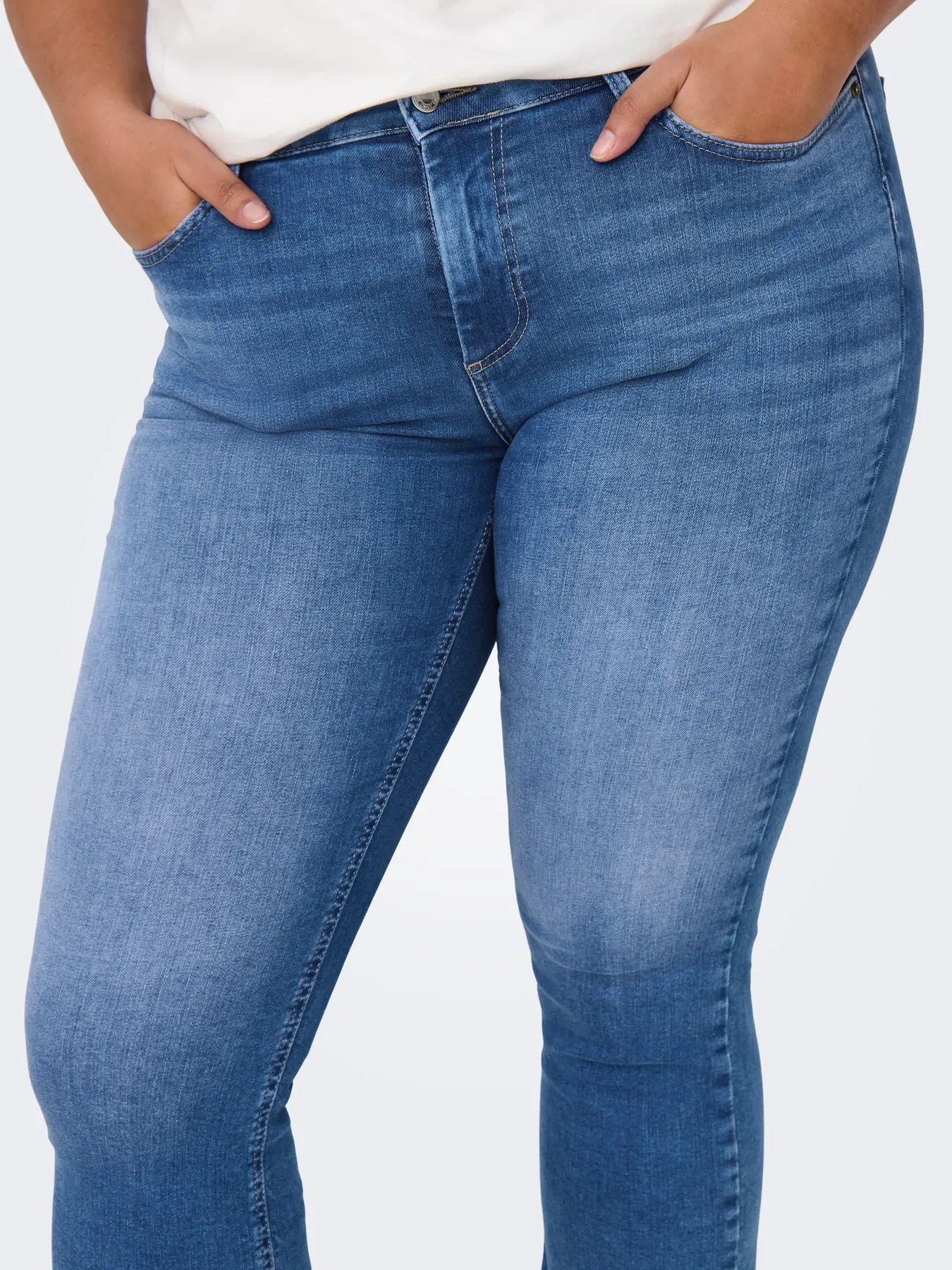 CARMAKOMA WILLY REG SK CROPPED FLARED DNM TAI21 Jeans