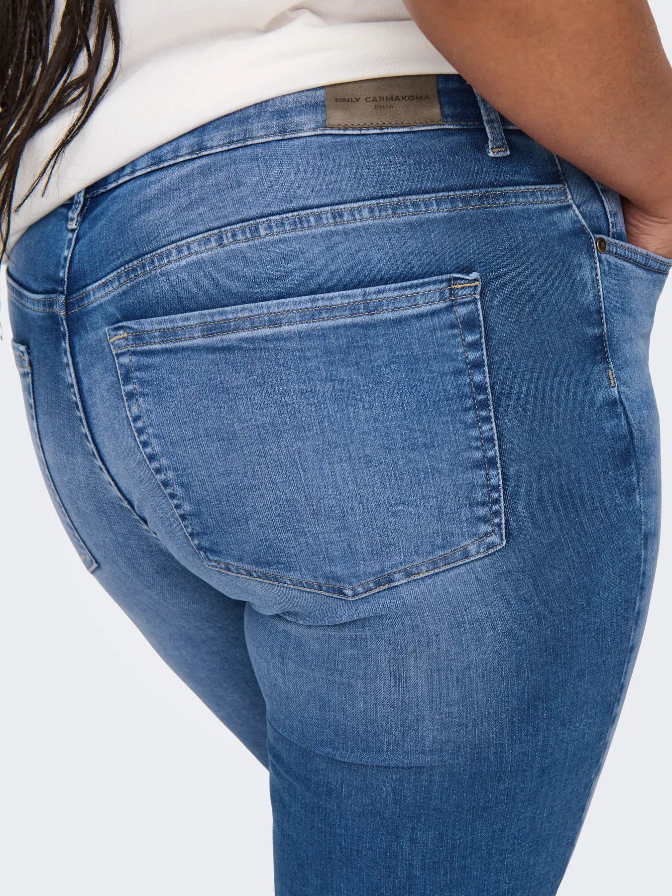 CARMAKOMA WILLY REG SK CROPPED FLARED DNM TAI21 Jeans